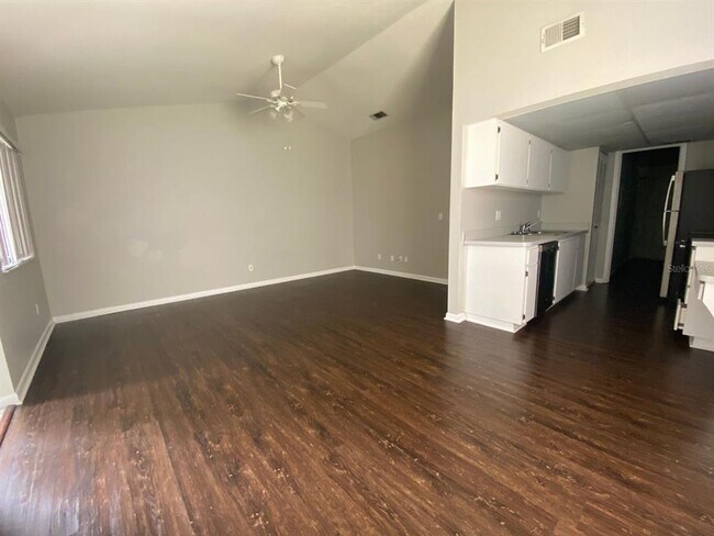 Building Photo - 2858 SW 39th Ave