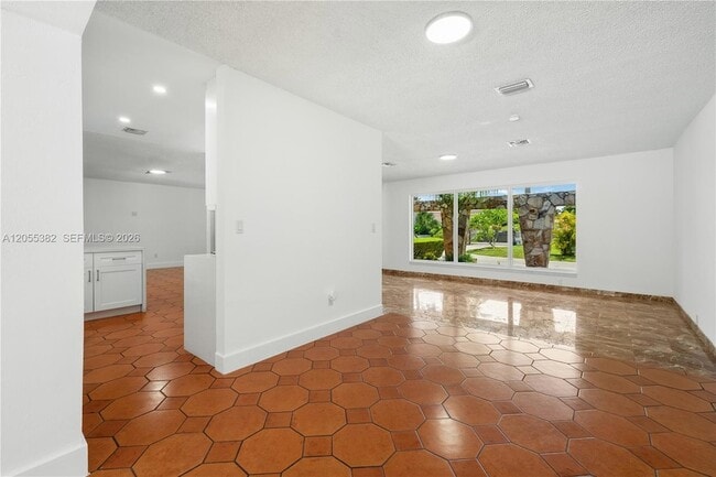 Building Photo - 220 NW 130th Ave