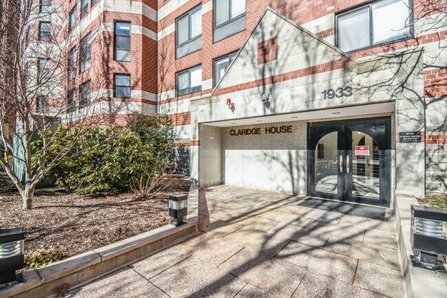 Building Photo - 1933 Commonwealth Ave