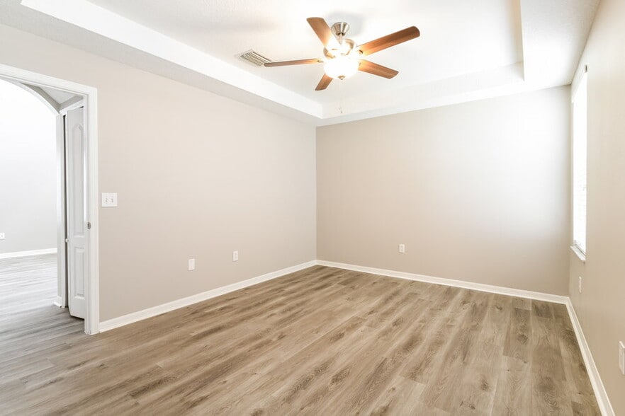 Building Photo - 18409 Kentisbury Ct