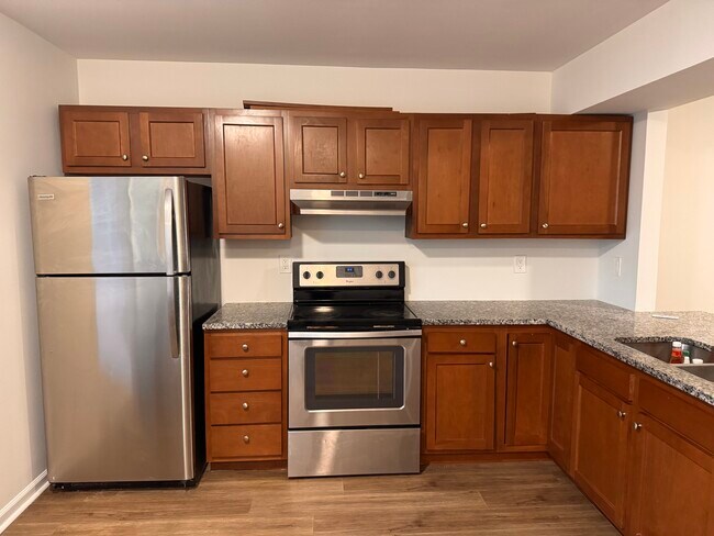 Building Photo - 18 Triangle St