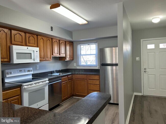 Building Photo - 29 Ramsgate Ct