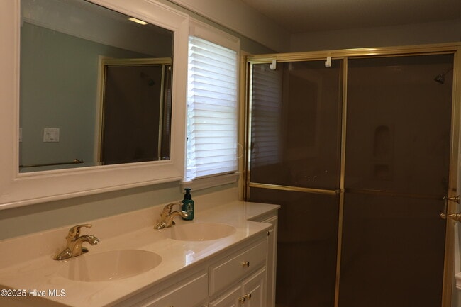 Building Photo - 207 Gemini Ct