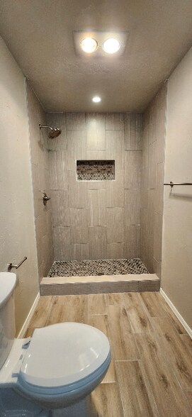 Building Photo - 2804 Fairfield Dr