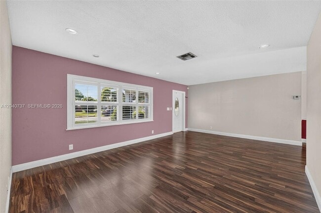 Building Photo - 6848 NW 27th Way