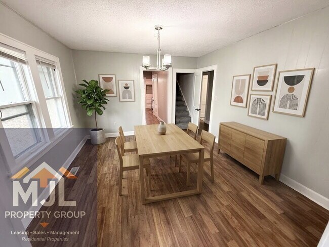 Building Photo - Updated 3 Bedroom / 1 Bath Home In KCMO *READY NOW*