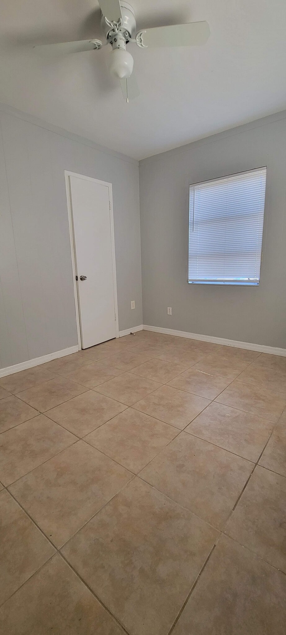 Building Photo - 2439 2nd Avenue SE