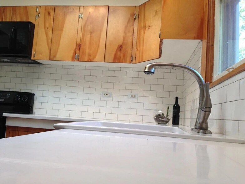 Building Photo - 5124 NE 35th Pl