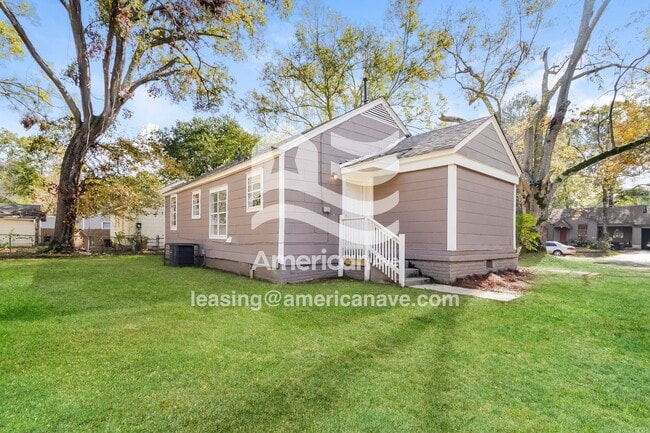 Building Photo - 522 Woodbury Rd