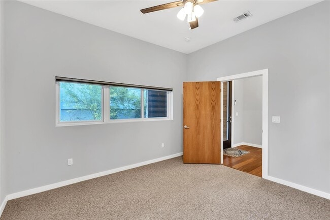 Building Photo - 1518 Parker Ln