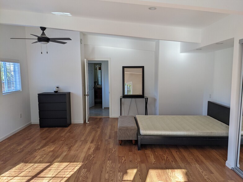 Building Photo - 4807 Escobedo Dr