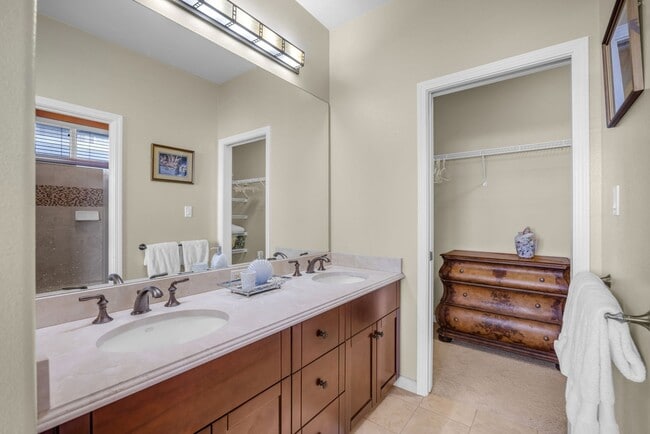 Building Photo - Modern Wailuku Home | 3 Bed / 2.5 Bath | Fully Furnished | Pet Friendly | Spacious Living & Prime...