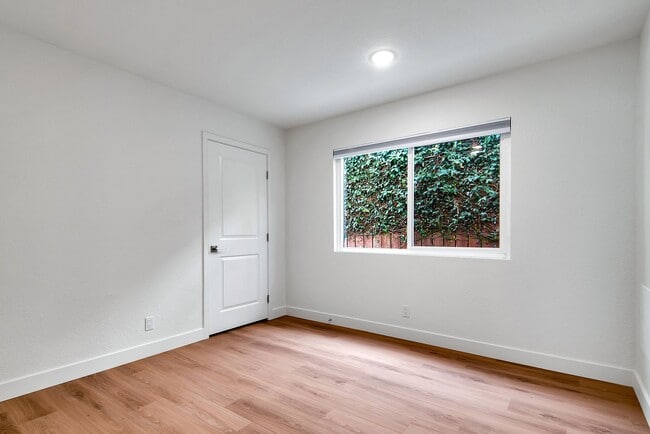 Building Photo - Malaga-GJA