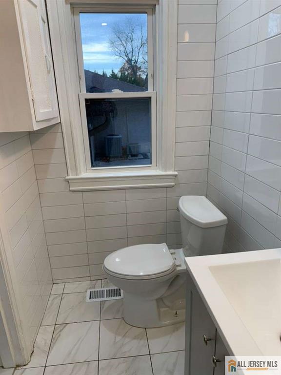 Building Photo - 107 Parkway Ave