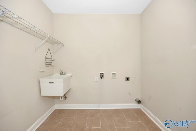Building Photo - 29863 Thunderpaw Dr
