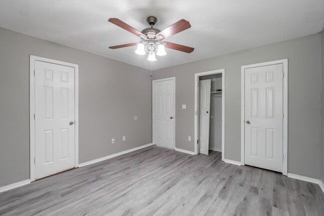Building Photo - Freshly Updated 3 Bed, 2 Bath Home in Fort...
