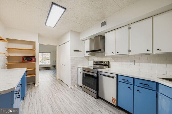 Building Photo - 4 Oakridge Ct