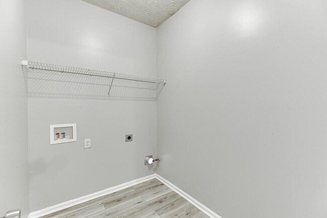 Building Photo - 678 Clairidge Elm Trail SW