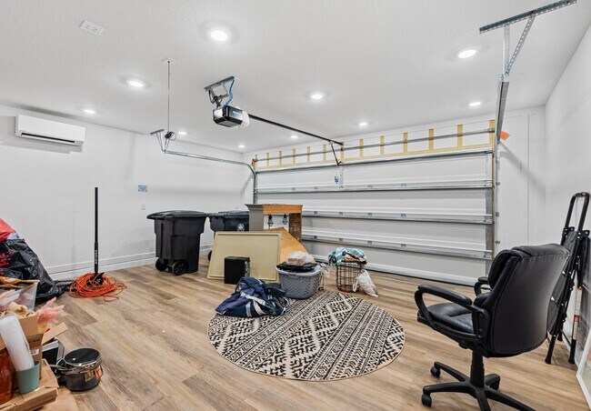 Building Photo - 439 Sweet Blossom Bend