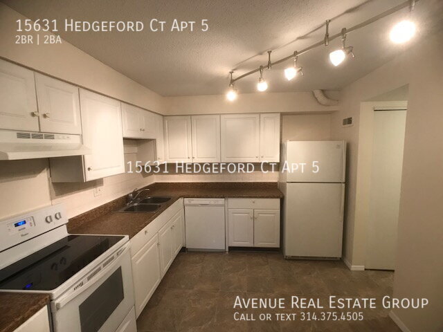 Building Photo - 15631 Hedgeford Ct