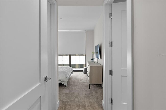 Building Photo - 301 1st St S