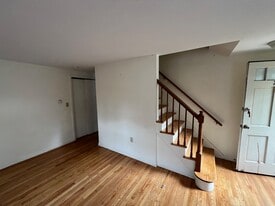 Building Photo - 22 Deerfield Ct