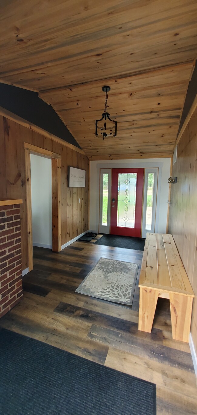 Entryway - 30539 MN-78