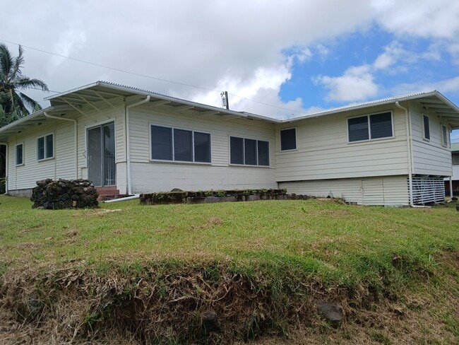 Building Photo - Charming 3BR/1.5BA Home in Pepe'ekeo
