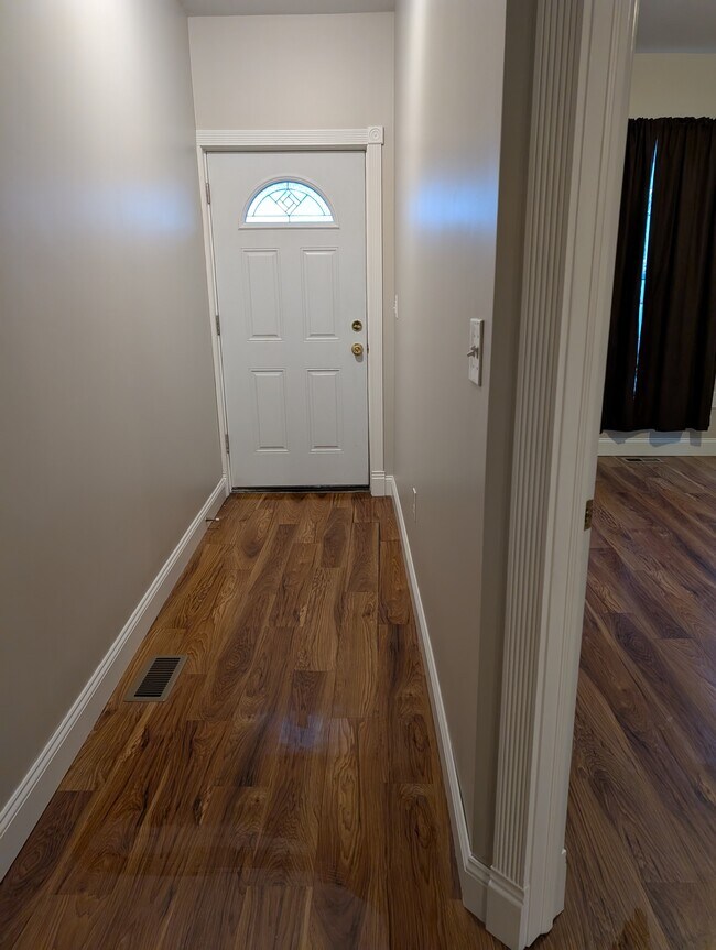 Building Photo - 46 N Fulton St