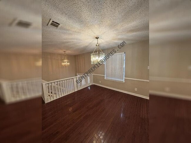 Building Photo - 322 E Lee Ave