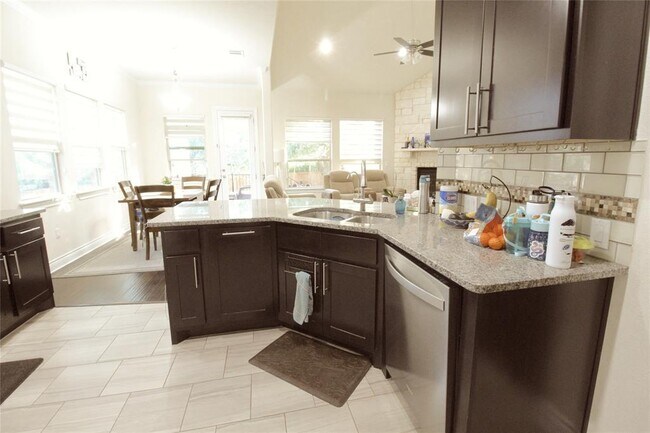 Building Photo - 15100 Iveans Way