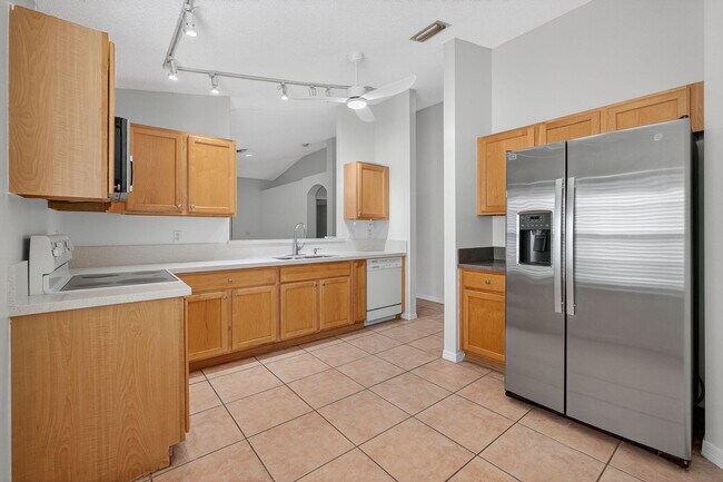 Building Photo - 5020 N La Sedona Cir