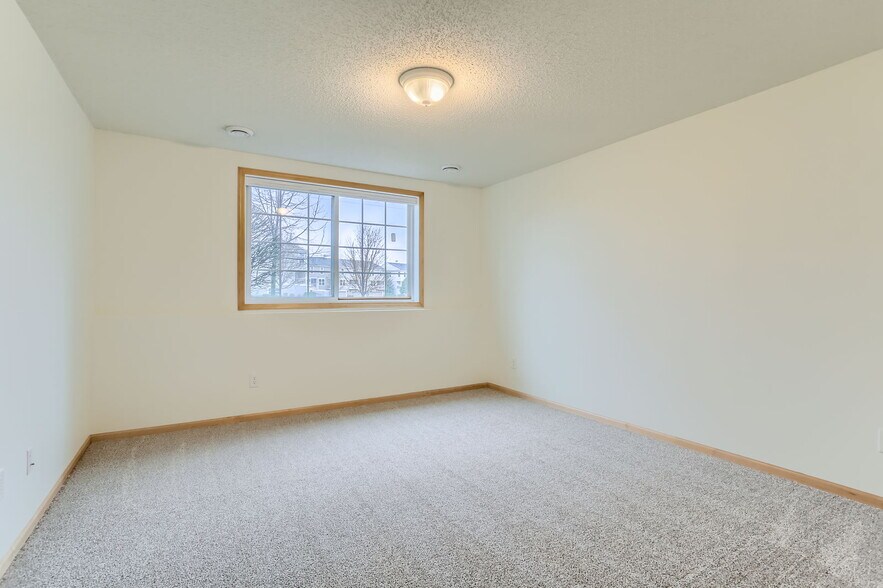 Building Photo - 15150 Fanning Dr N