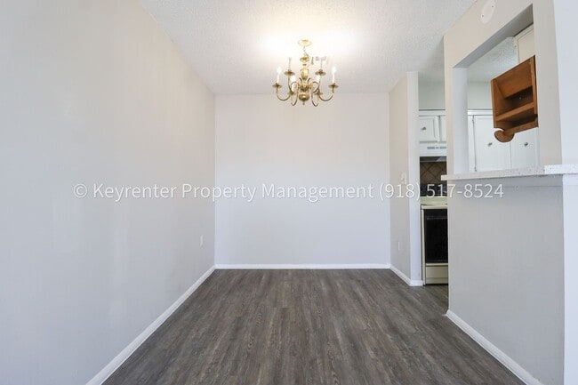 Building Photo - 6730 S Lewis Ave