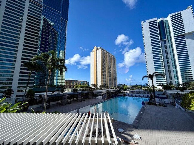 Building Photo - Waihonua: Luxury Low Level 2 Bed, 2 Bath Condo w/ 2 Parking in Kakaako