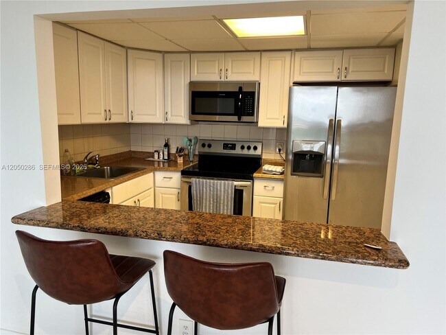 Building Photo - 13499 Biscayne Blvd