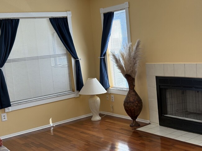 Building Photo - Orlando - 2 Bedroom, 2 Bathroom - $1,695.00