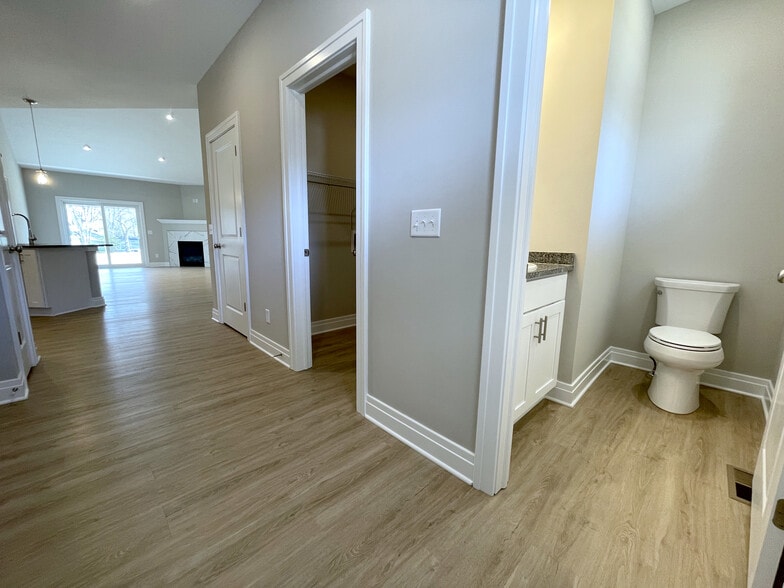 Townhome Entry - 4286 Tisbury Ln