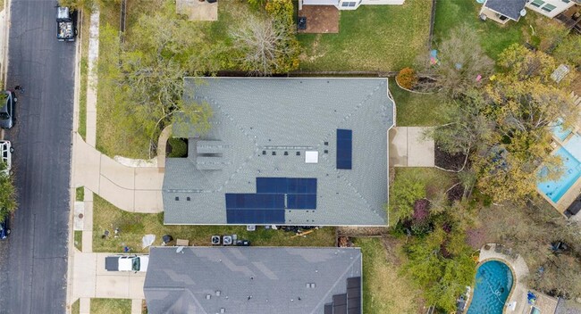 Building Photo - 2527 Crenshaw Dr