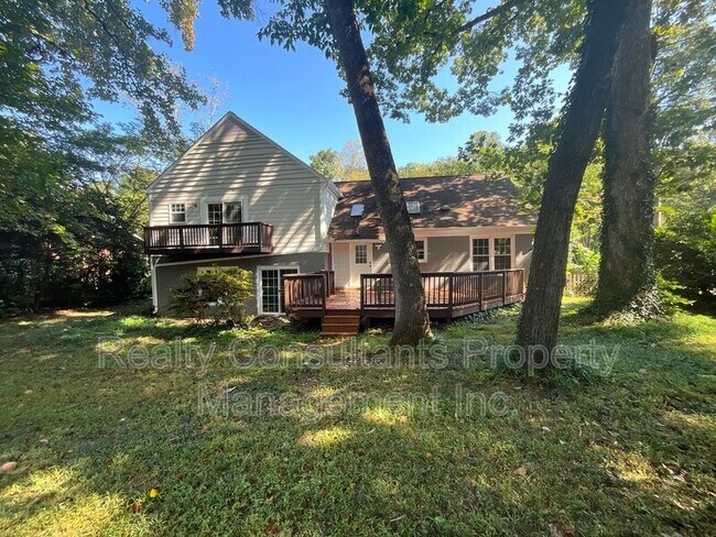 Building Photo - 1015 Bridgewater Dr