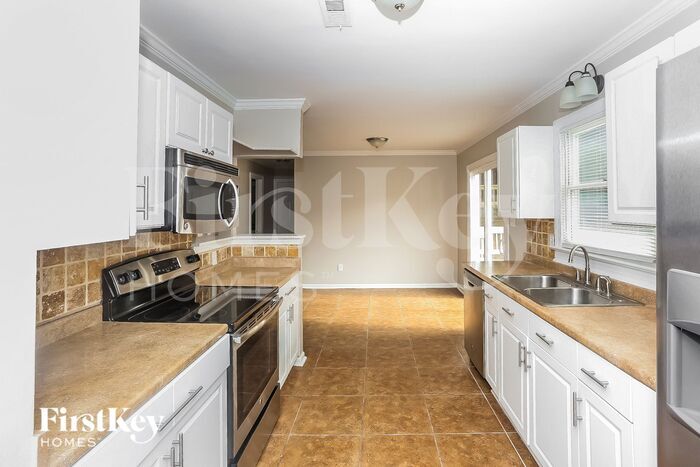 Building Photo - 2422 Haybrook Ln