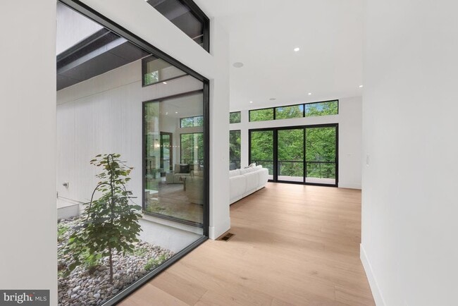 Building Photo - 6018 Woodland Terrace