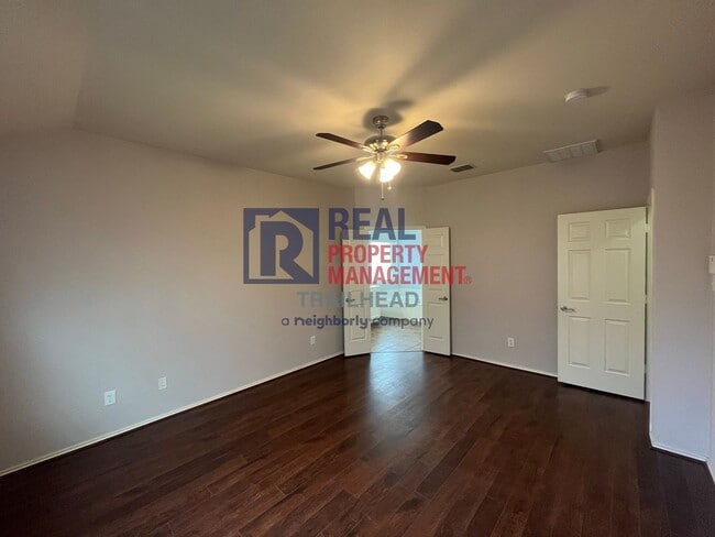 Building Photo - Spacious Single Story Home in a Great Location!
