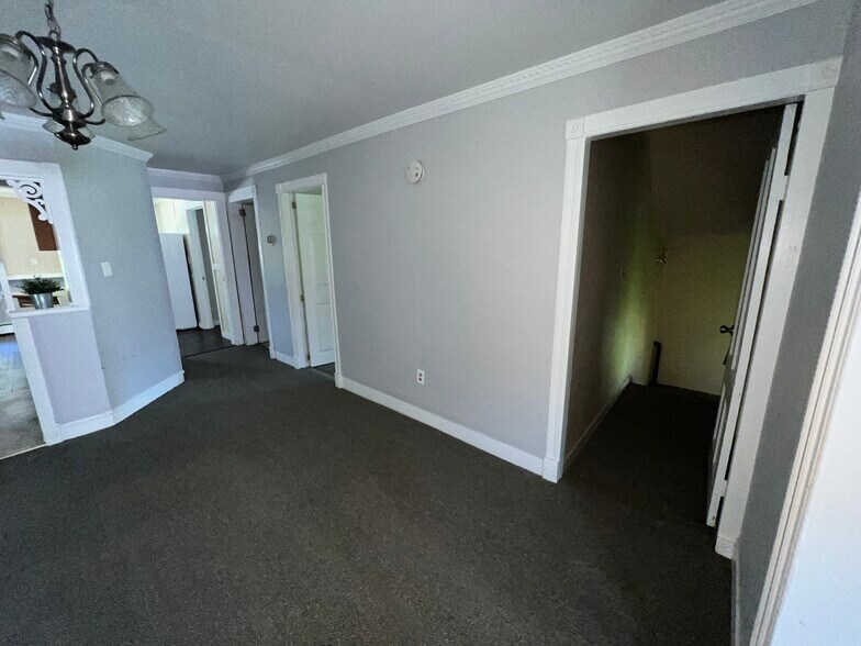 Building Photo - 57 Faber Ave