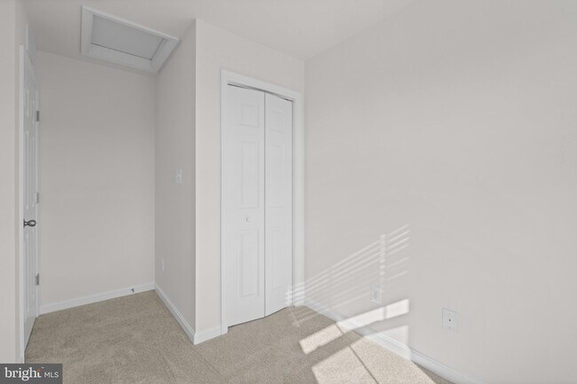 Building Photo - 377 Tumblers Wy