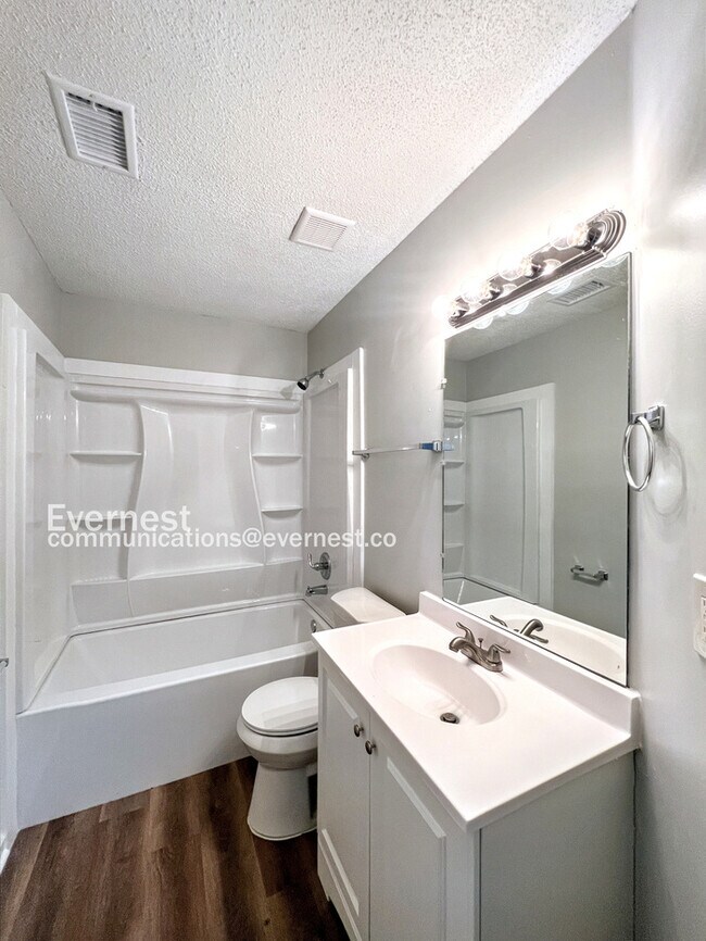 Building Photo - 1036 Cambrain Cove