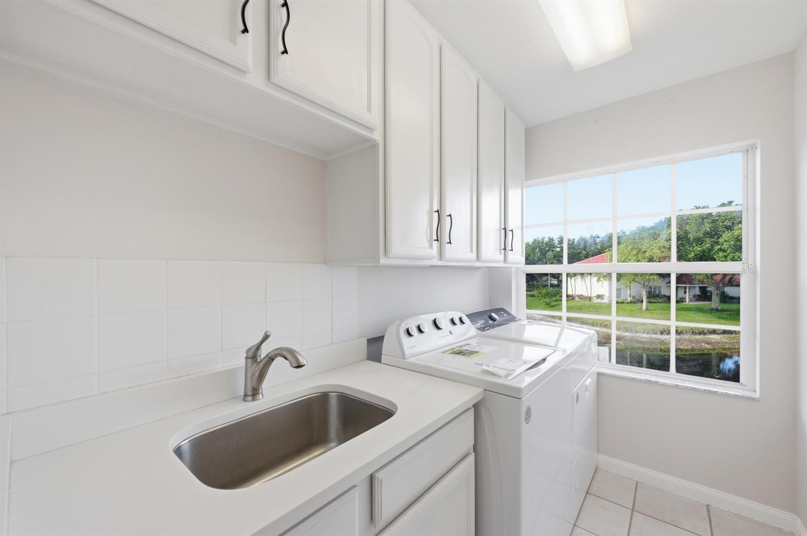 Building Photo - 207 Banyanwood Pt