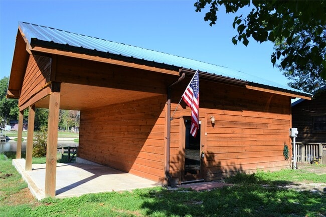 Primary Photo - 1472 Lakeside Dr