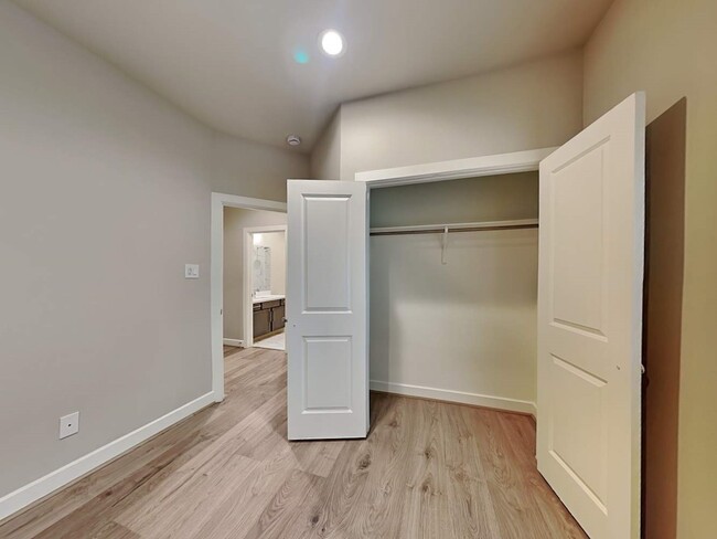 Building Photo - 6347 Paddington Bnd Dr