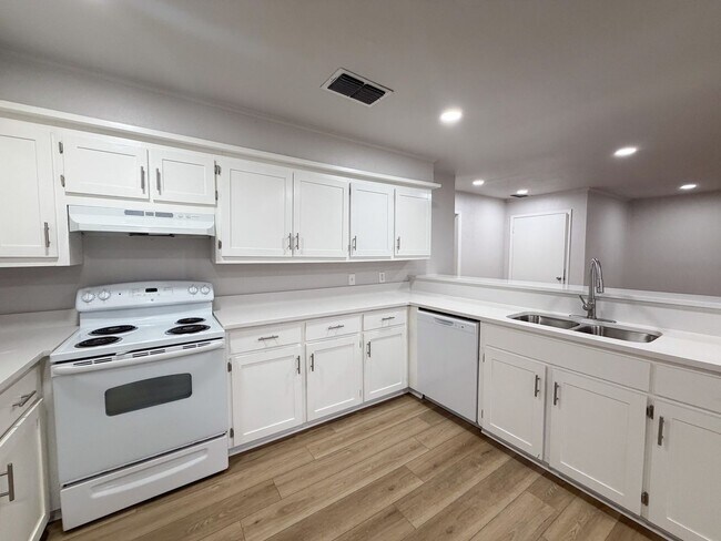 Building Photo - 200 N 23rd St